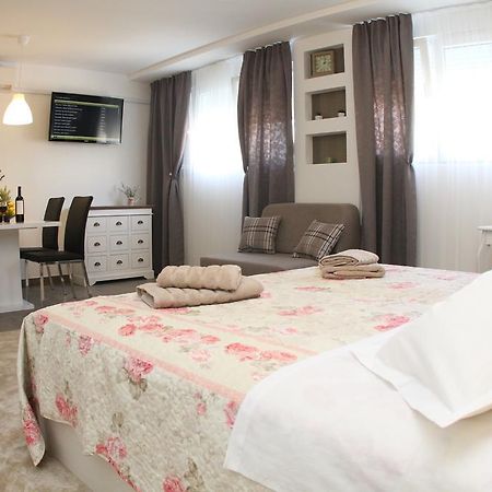 Studio Apartments Mirakul Σπλιτ Δωμάτιο φωτογραφία