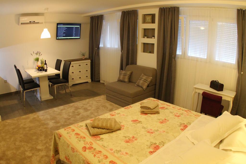 Studio Apartments Mirakul Σπλιτ Δωμάτιο φωτογραφία